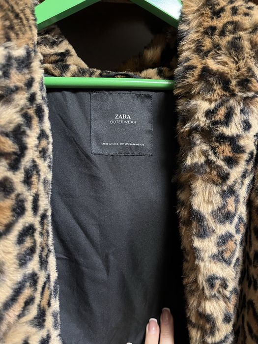 Хутряна желетка фірми ZARA