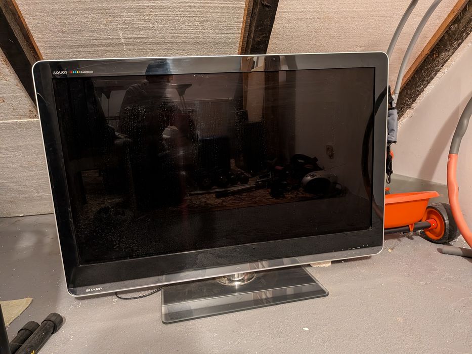Telewizor SHARP Aquos Quattron Full HD 46 cali