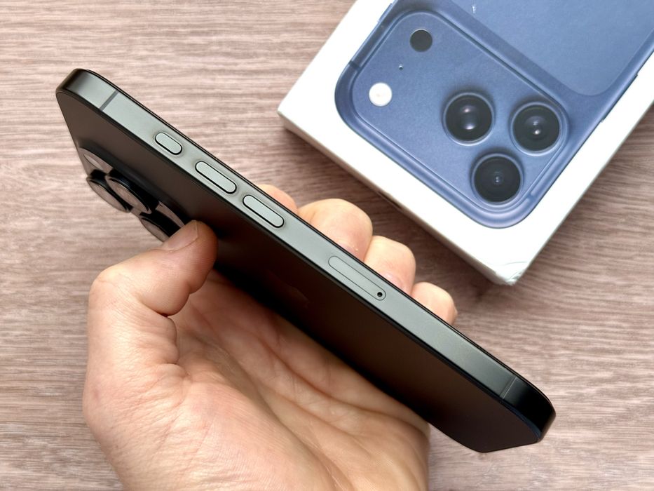 Apple Iphone 16 Pro Black Titanium 256gb акб 94%