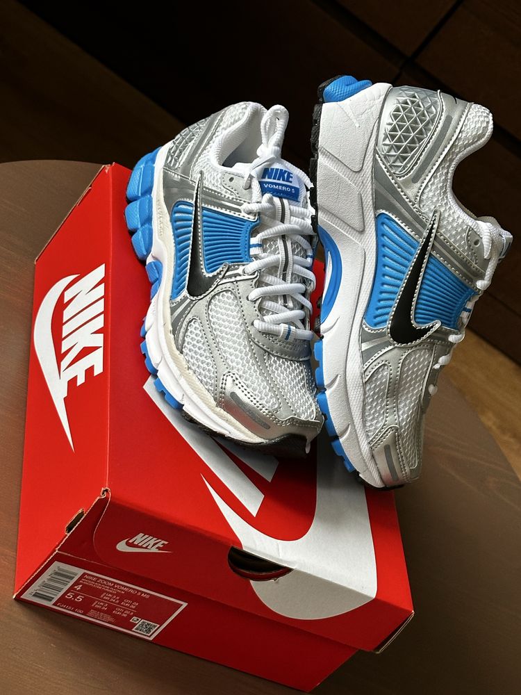Nike Zoom Vomero 5 - Tamanho 36 EU - NOVAS