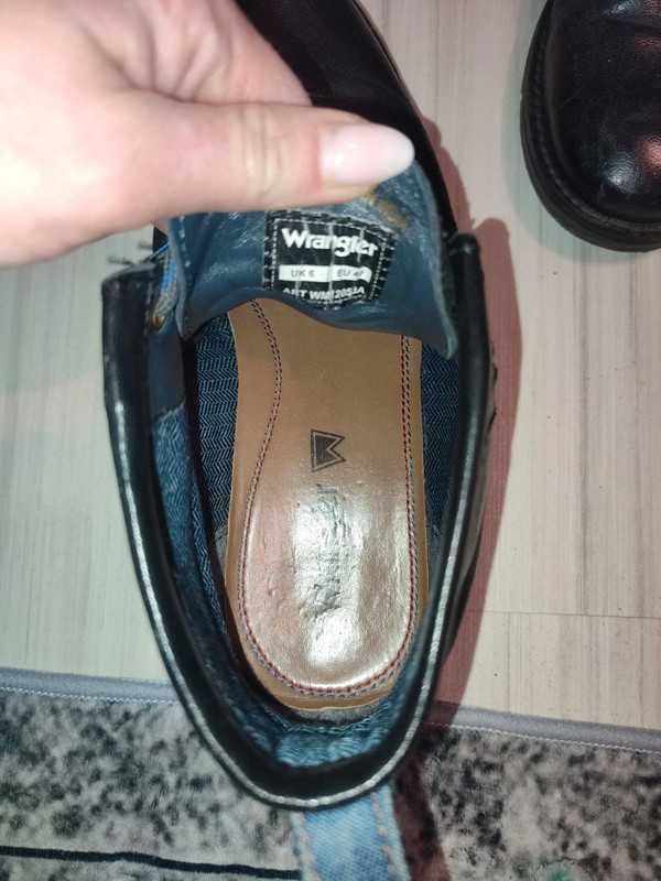 buty trzewiki męskie rozm. 40 firmy Wrangler