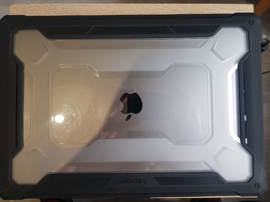 Apple MacBook Pro 16" Retina i9-9980H 16GB SSD 1TB