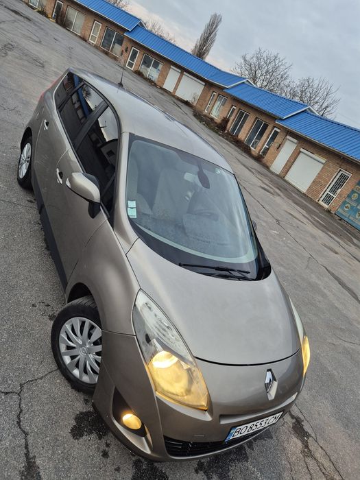 Продам Renault Grand Scenic