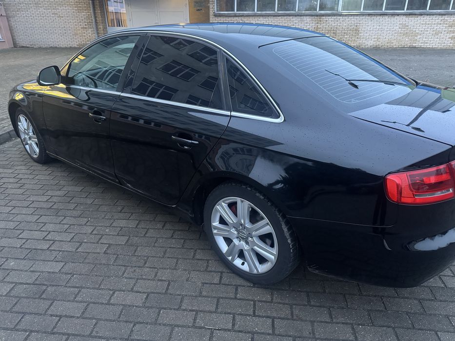 Sprzedam Audi A4B8 2.0 TDI 143km