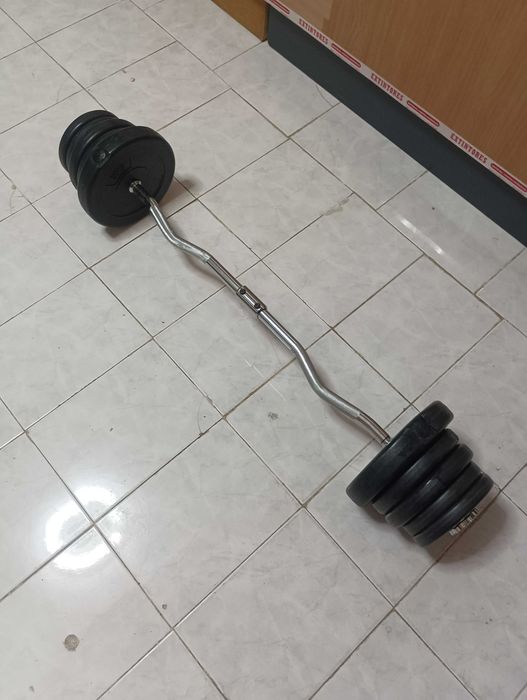 Barra de Musculação com Halteres