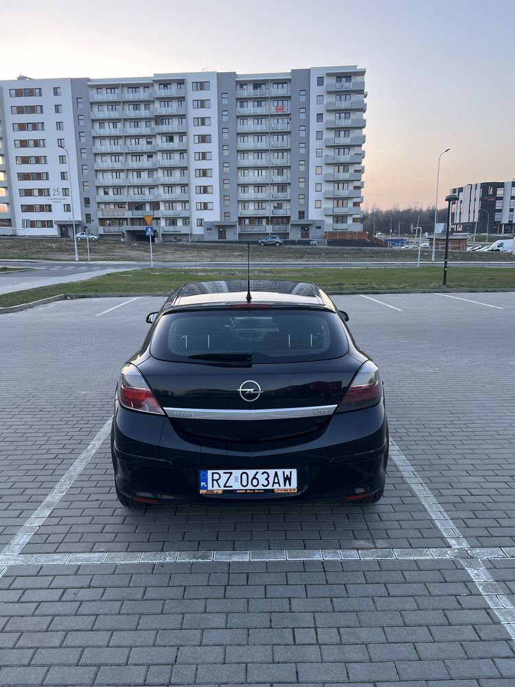 Opel Astra H GTC