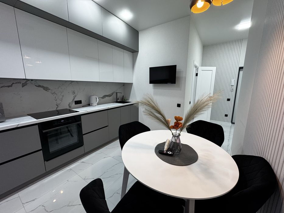 Подобова оренда квартри в ЖК Huge Пасічна/Зелена/Пимоненка