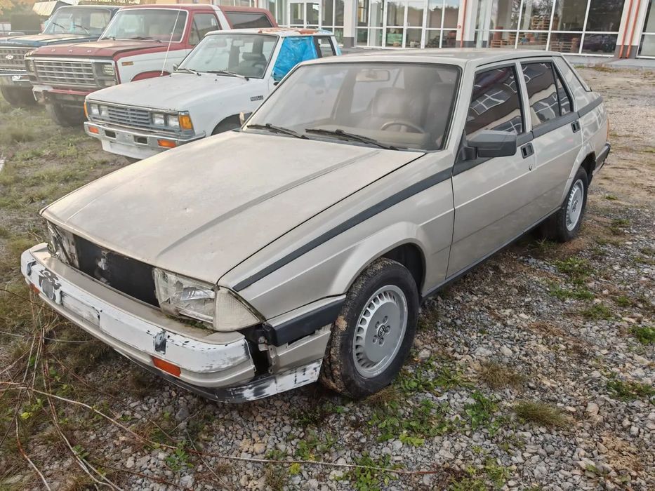 Alfa Romeo 75 Alfa Romeo 75 MILANO 2.5 L GOLD