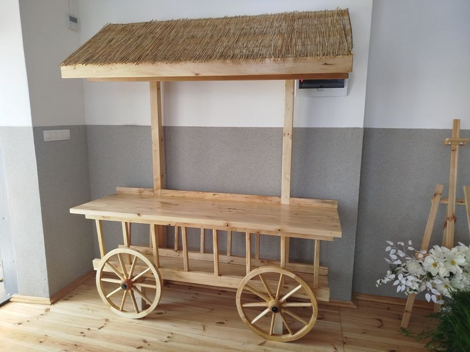 Drewniany weselny stół wiejski