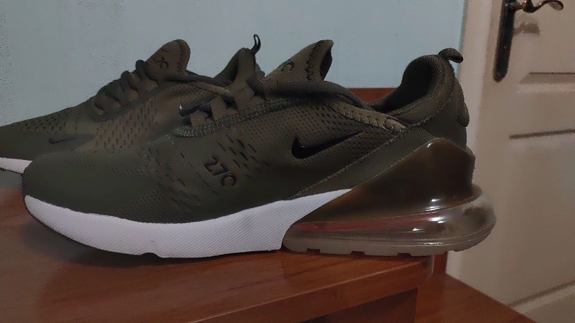 Кроссовки Nike (новые)