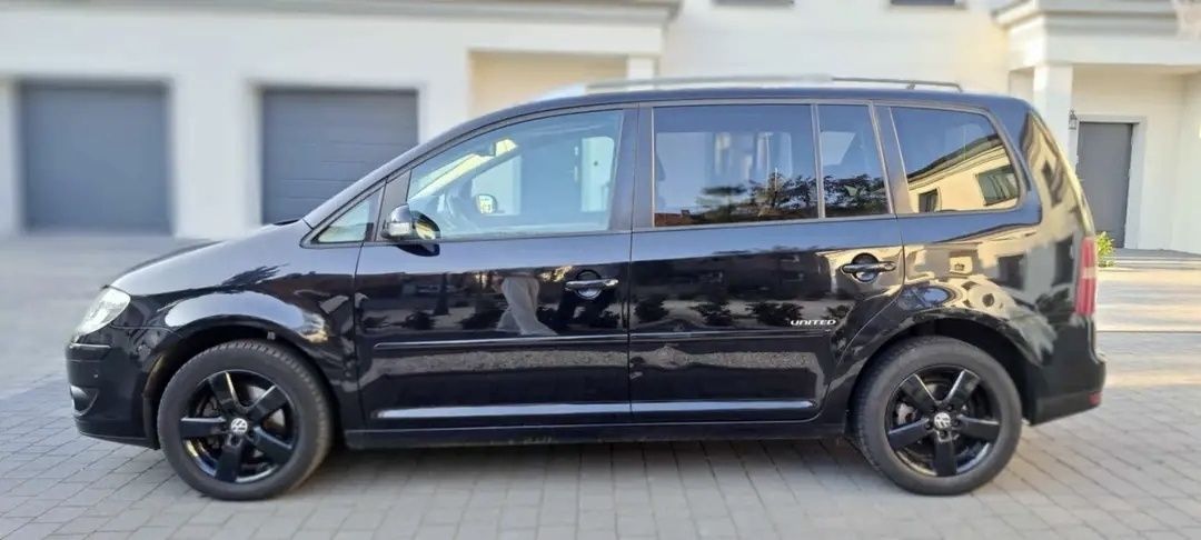 Volkswagen Touran rocznik 2008 2 litry
