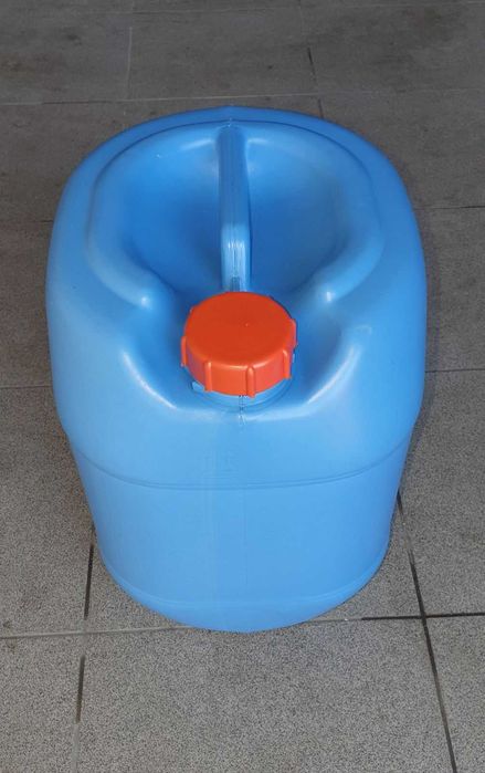 Каністра пластикова 20 л