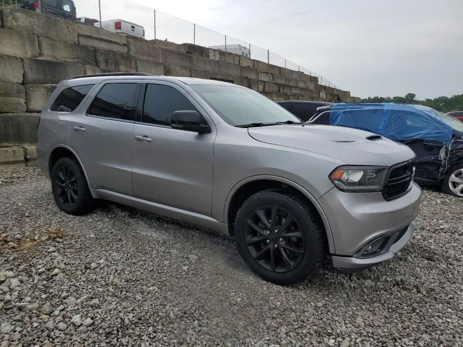 Dodge Durango Duży amerykański suv w drodze do Polski