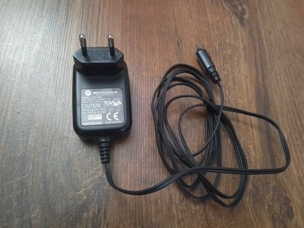 Motorola ładowarka SSW-0622, oryginał 
Wejście (Input): 100V-24