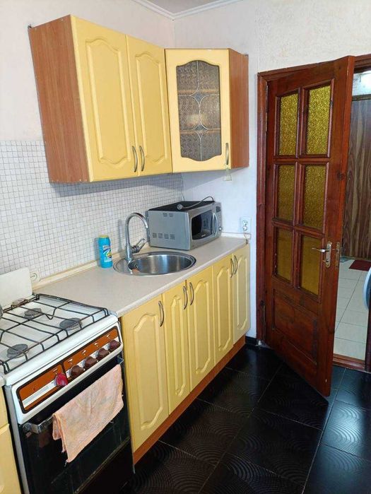 Продам 1 к. кв. с капремонтом, с мебелью и техникой (Одесская)