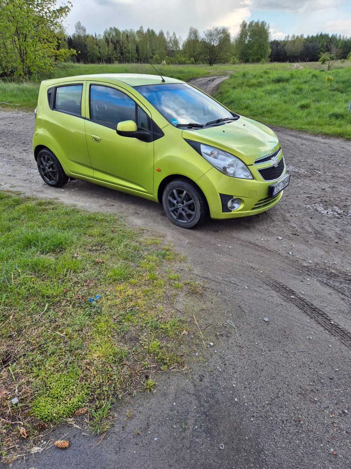 Chevrolet spark, dwa komplety kół