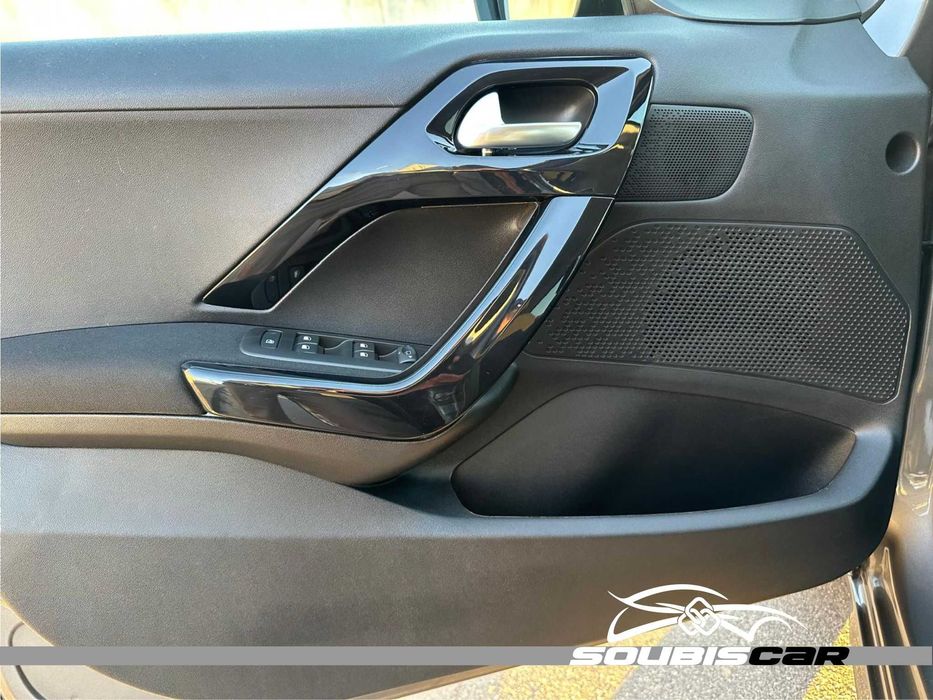 Peugeot 208 1.2 Signature