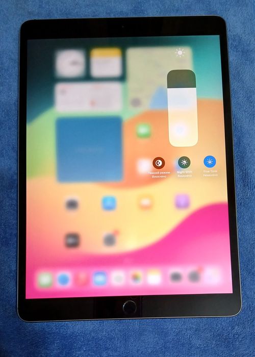 iPad pro 10.5  64 gb