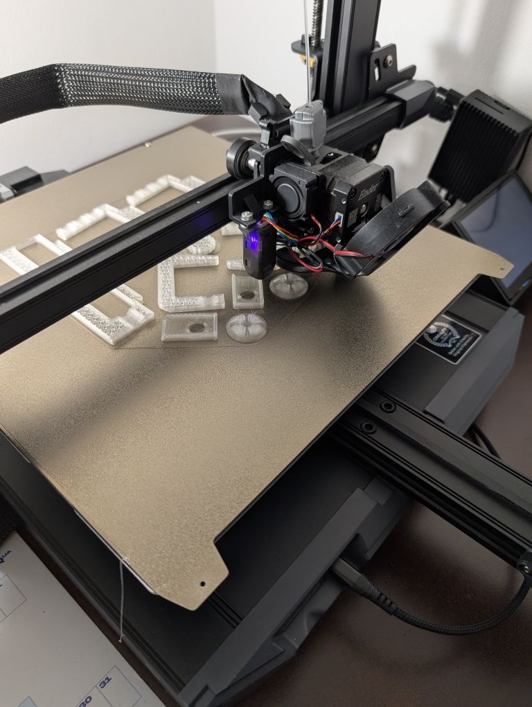 Impressora 3D Ender 3 S1 Plus + Extras