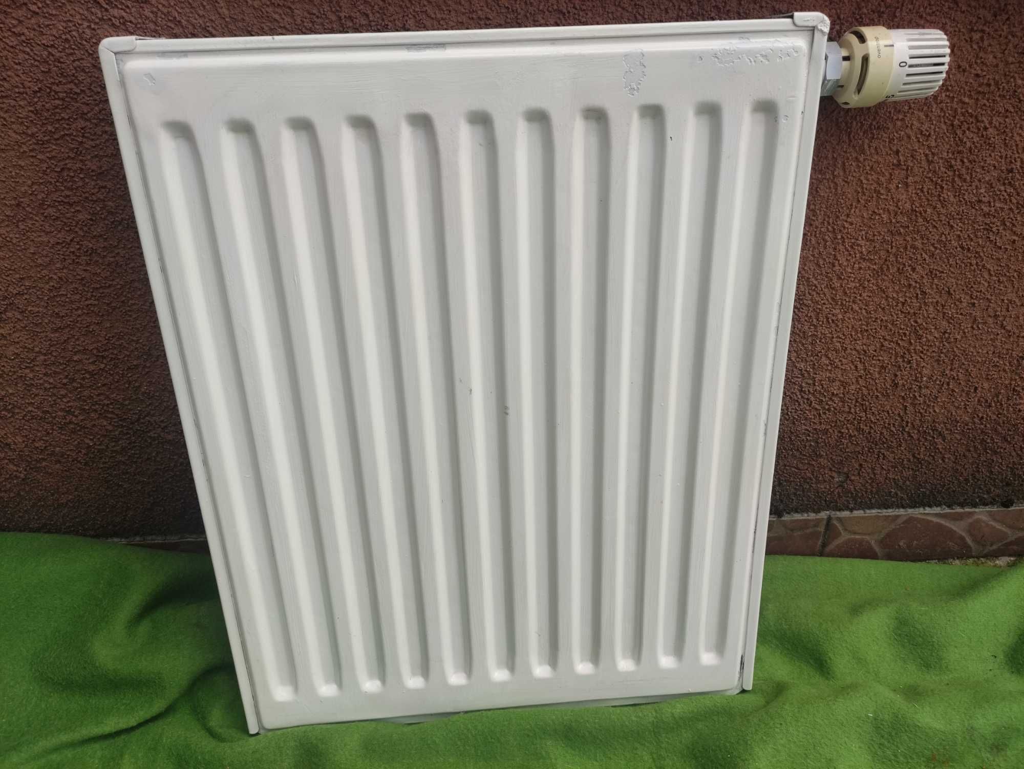 Grzejnik panelowy kaloryfer 970 , 800 , 480 mm na 600 mm wysokość