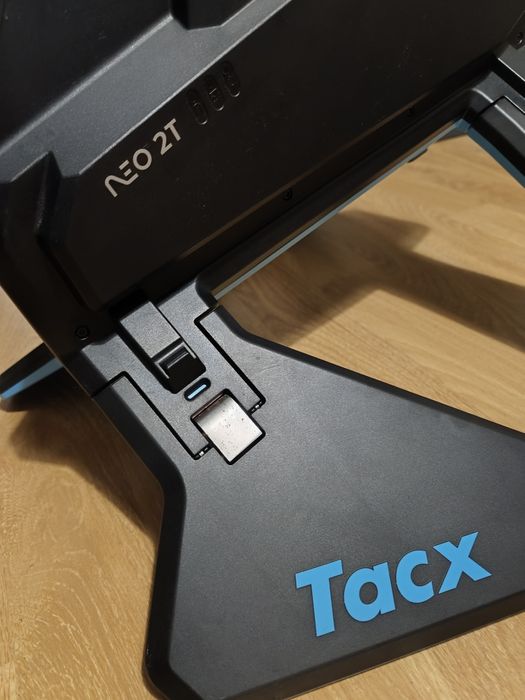 Rolo Smart trainer TACX NEO 2T