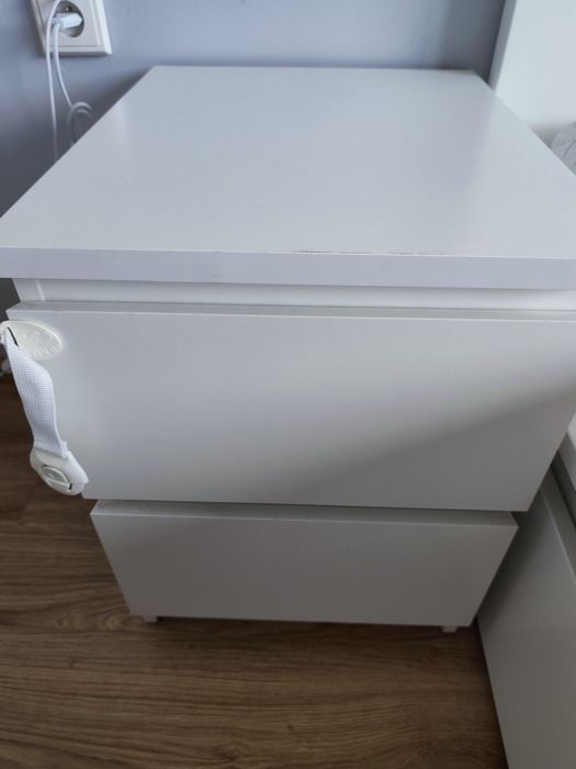 Rama łóżka MALM Ikea z szufladami i szafkami nocnymi