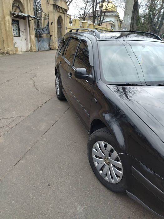Volkswagen golf 1.6 mpi
