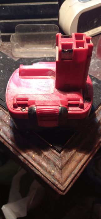 Carregador de bateria Bocsh mais 2 Bateria e 1 rebarbadora