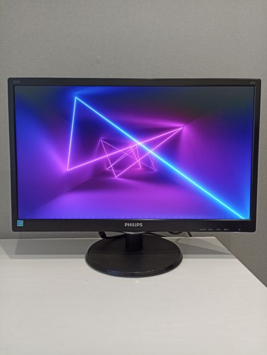 Монитор 22'' дюйма Philips FullHD VGA монітор 22