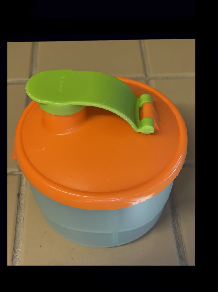 Doseador para leite em pó de bebé- Tupperware