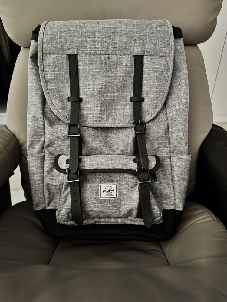 Mochila Herschel Little America PRO