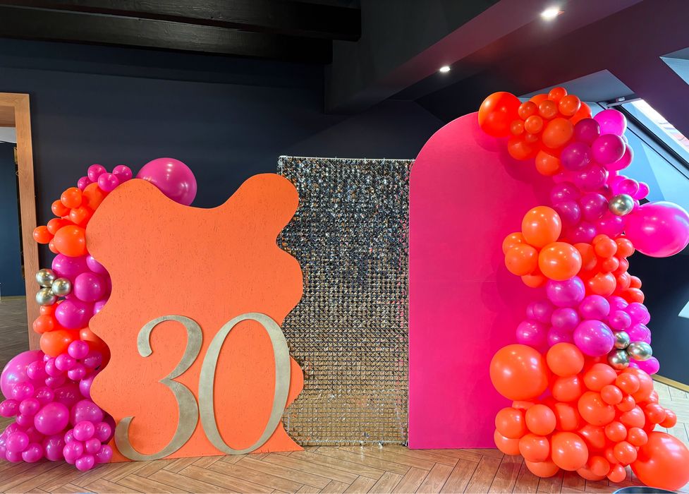 Dekoracje balonowe , ścianki , dekoracje stołu, balony z helem