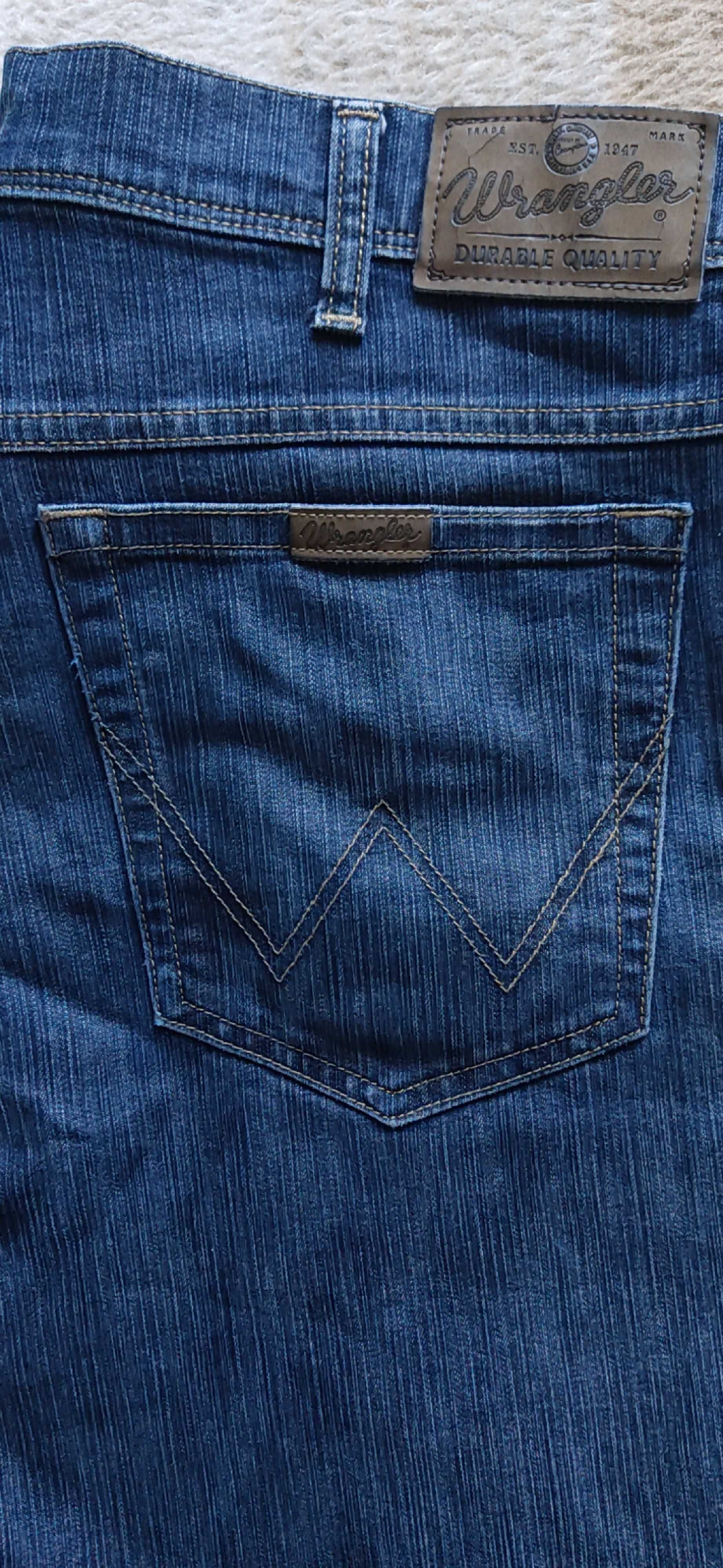Продам мужские джинсы wrangler на не высокий рост.