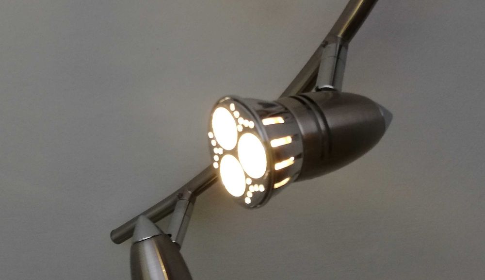 Żarówka LED 220V trzonek GU10 do lampy z OBI