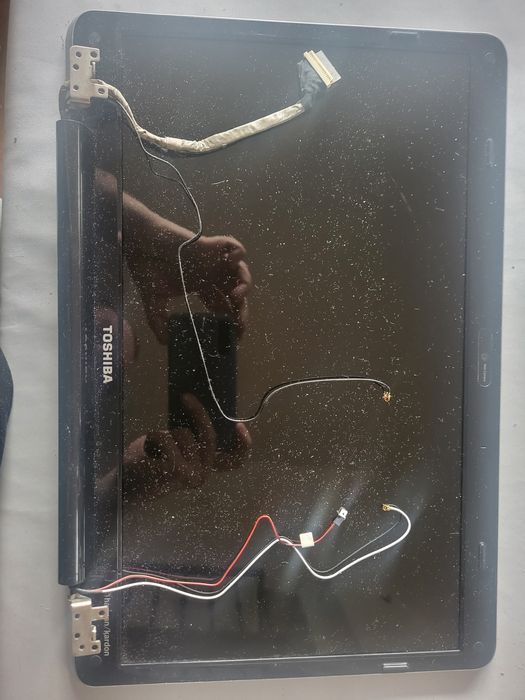 Sprzedam klapę matrycy do Laptopa TOSHIBA SALELLITE A500-13C Posiadam