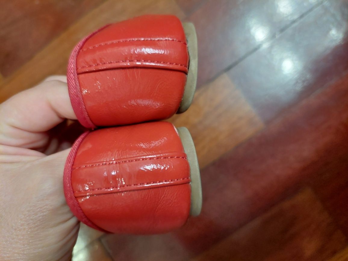 Sapatos Vermelhos Menina