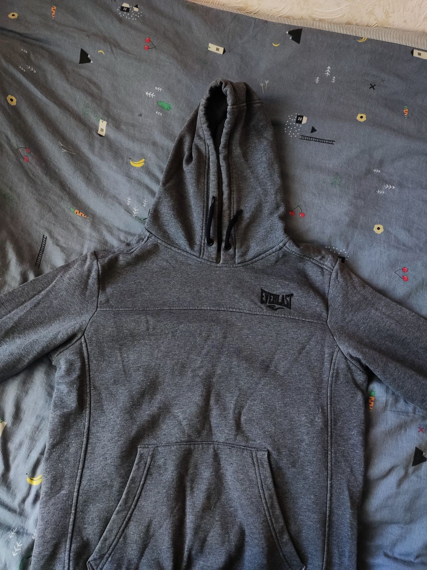 Худі Everlast є нюанси