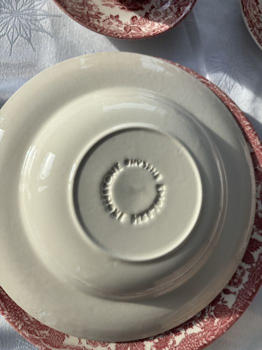 Serwis obiadowy i serwis kawowy na 12 osób. Irestone England