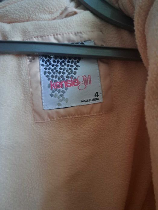 Зимова куртка для дівчинки 4 років