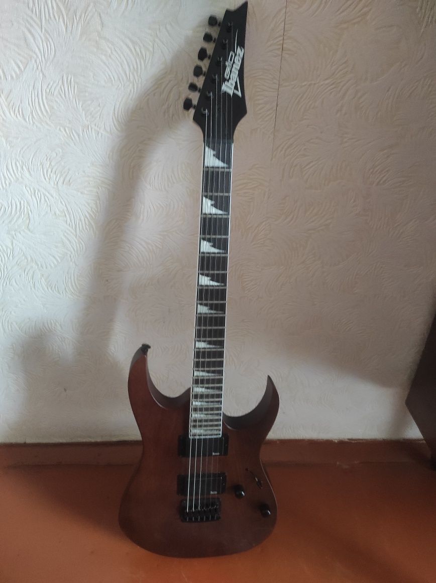 Ibanez gio та комбо підсилювач line 6