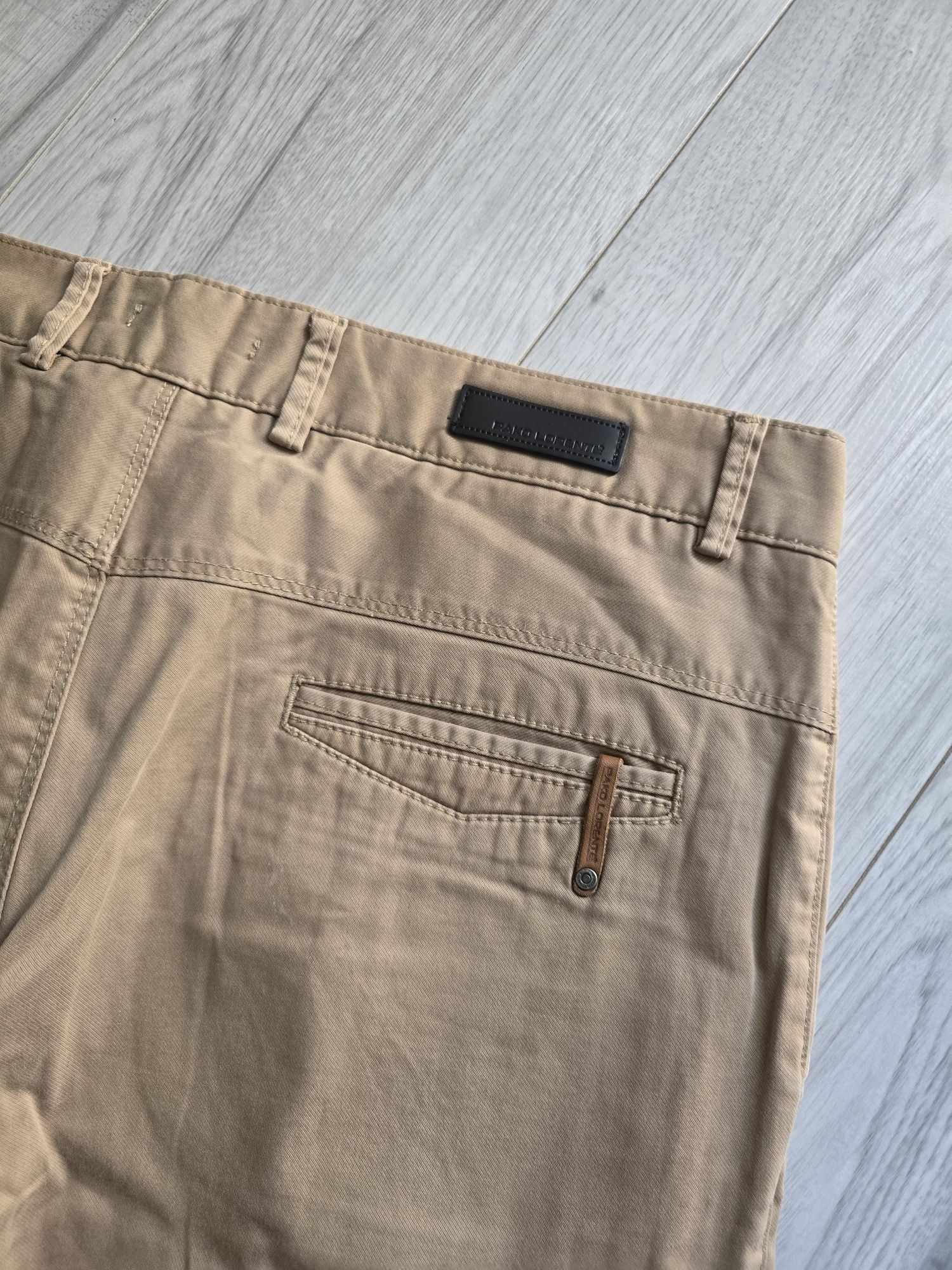 Spodnie meskie eleganckie casual chinosy  33/32 Pako Lorente
