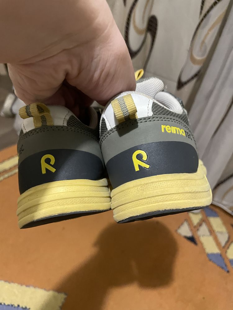 Reima 28 розміру кросівки, гумові чоботи