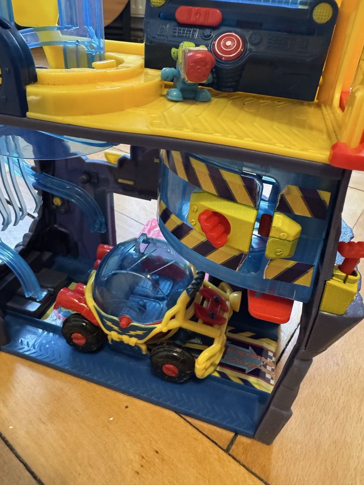 Baza super things plus robot super things