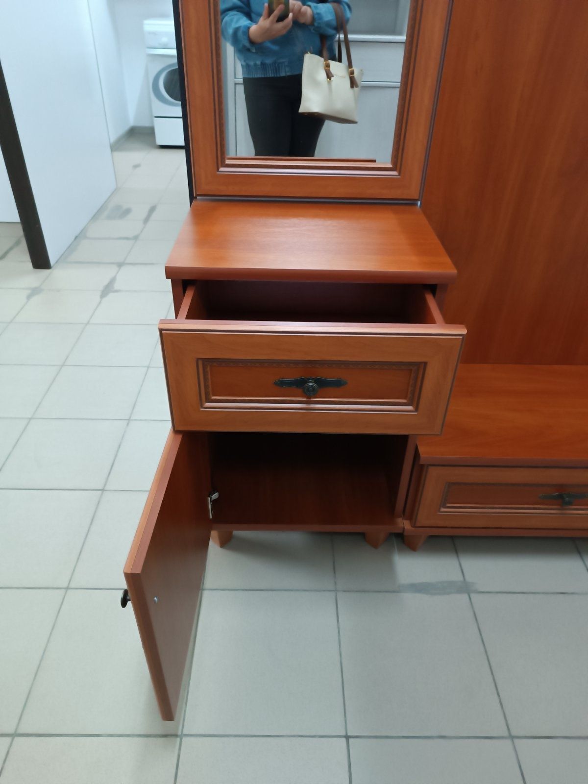 Продам нову прихожу