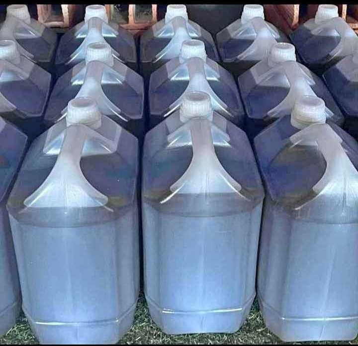 Azeite caseiro de boa qualidade garrafão de 5 litros 20€