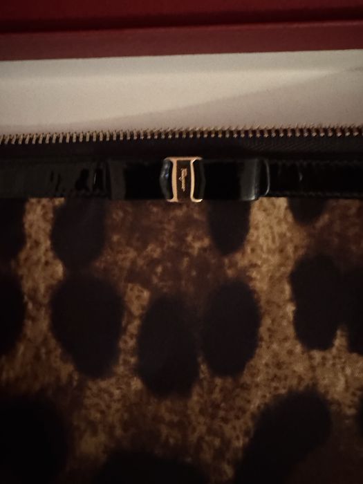 Оригінальний клатч Salvatore Ferragamo.