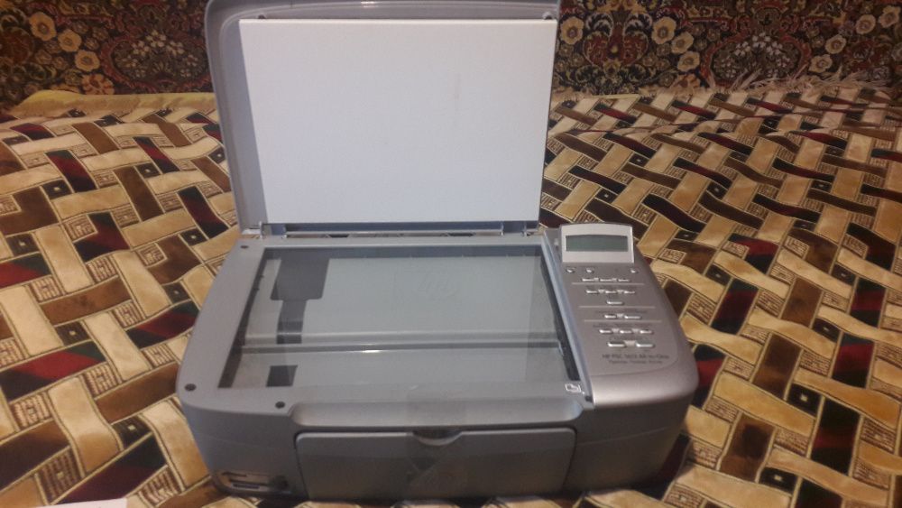 Продам цветной МФУ HP PSC 1600