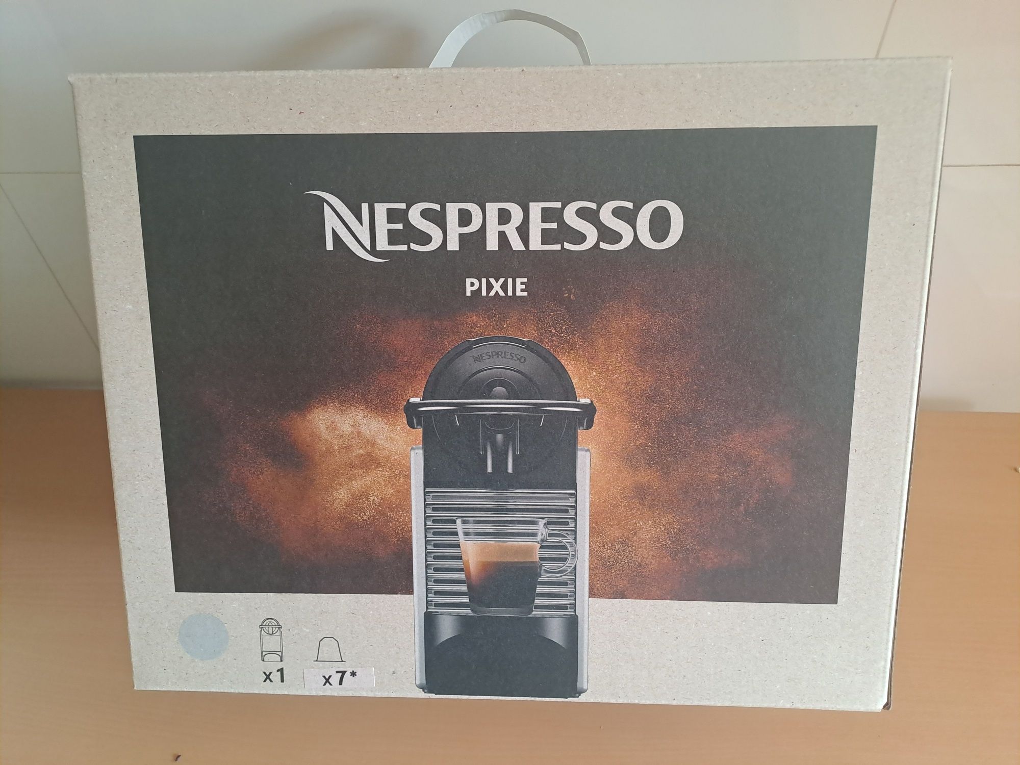 Máquina de café nespresso pixie nova