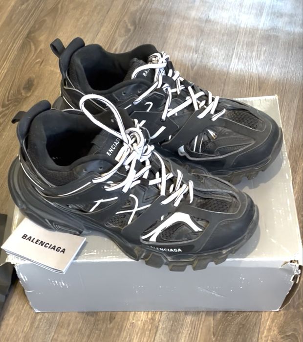 Balenciaga track 1