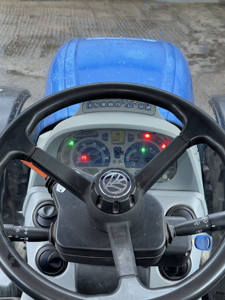 New Holland T7060